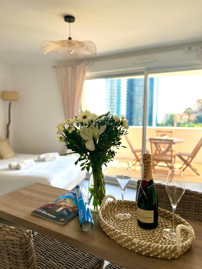 Luxueux Studio Neuf - Frontiere Monaco - Piscine - Parking Prive Dış mekan fotoğraf